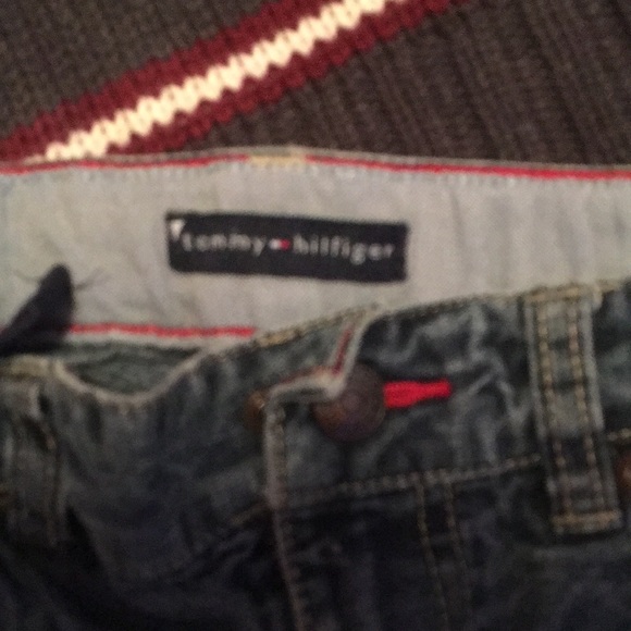 2 sweaters and 2 pairs of boys jeans size 3T - Picture 4 of 8